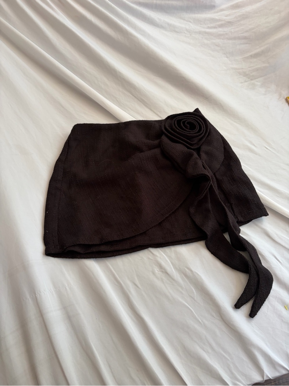 SHEIN Black Mini Wrap Skirt with Rosette Accent Size L